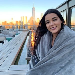 Meet your Posher, Lorena